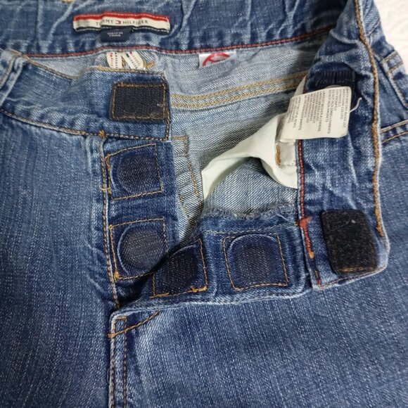 Tommy Hilfiger Freedom Relaxed Fit Denim Jeans Boys Size 16 Classic Straight Leg - Picture 2 of 12